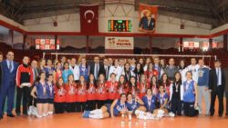 Okullararası Voleybol Genç Kızlar Şampiyonu Tevfik Fikretliler !